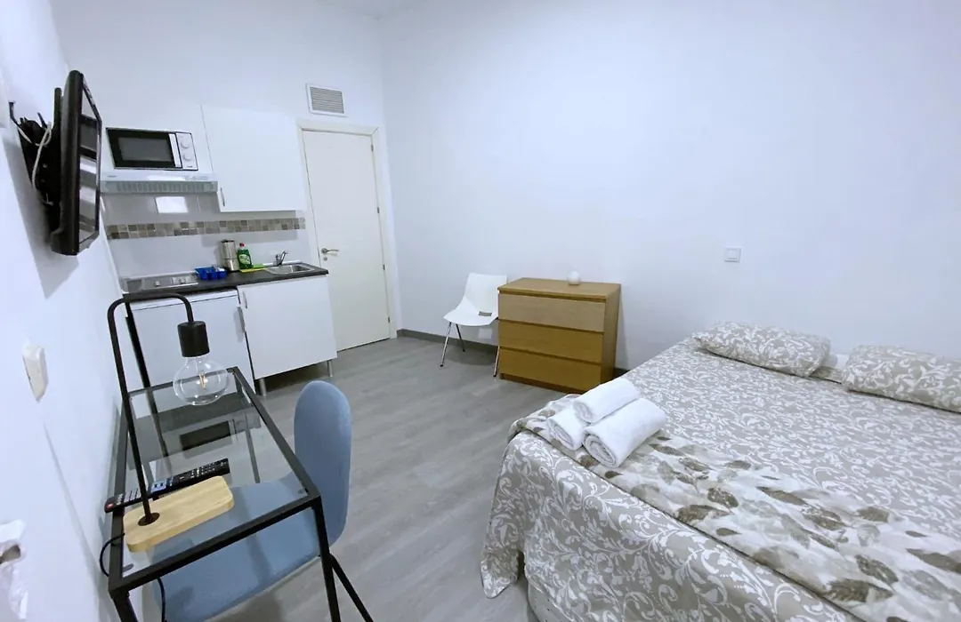 Apartamentos TravelStay Fuencarral-1