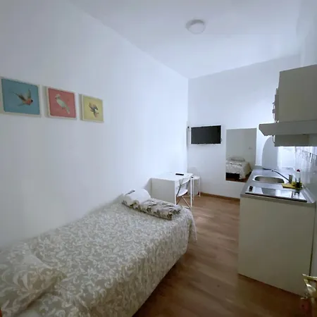 Apartamentos TravelStay Fuencarral-3